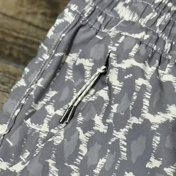 VUORI Women's Dash Mid Rise Animal Print Running Shorts, Opal Spots (Gray), L - Picture 6 of 12